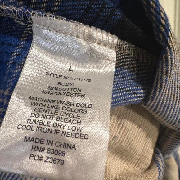 Ci sono blue and white plaid button up cropped - Picture 3 of 7